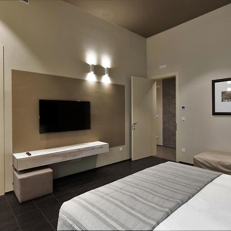 Salina Luxury Suites Parma Exteriör bild