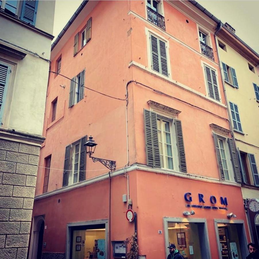 Salina Luxury Suites Parma Exteriör bild