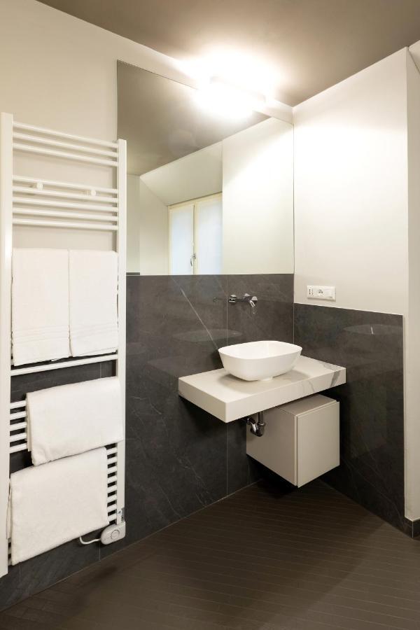 Salina Luxury Suites Parma Exteriör bild